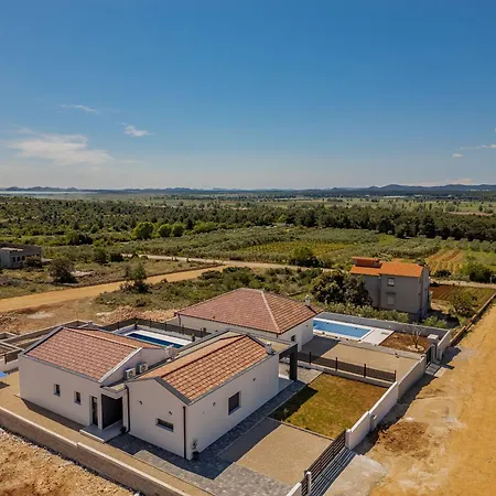 ヴィラ Cesarica Zadarvillas Kakma