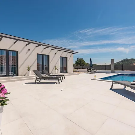 别墅 Cesarica Zadarvillas *