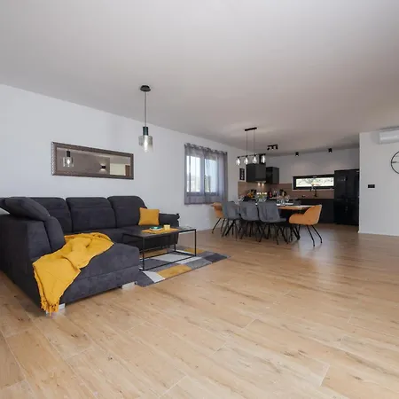 别墅 Cesarica Zadarvillas *