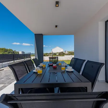 别墅 Cesarica Zadarvillas *